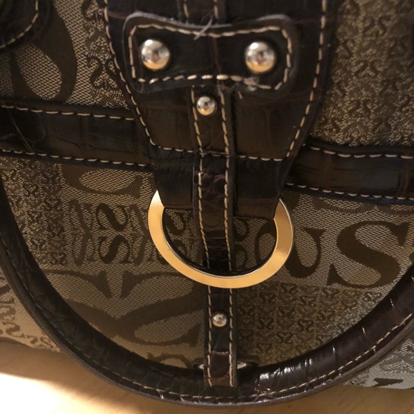New Guess purse - Picture 2 of 6